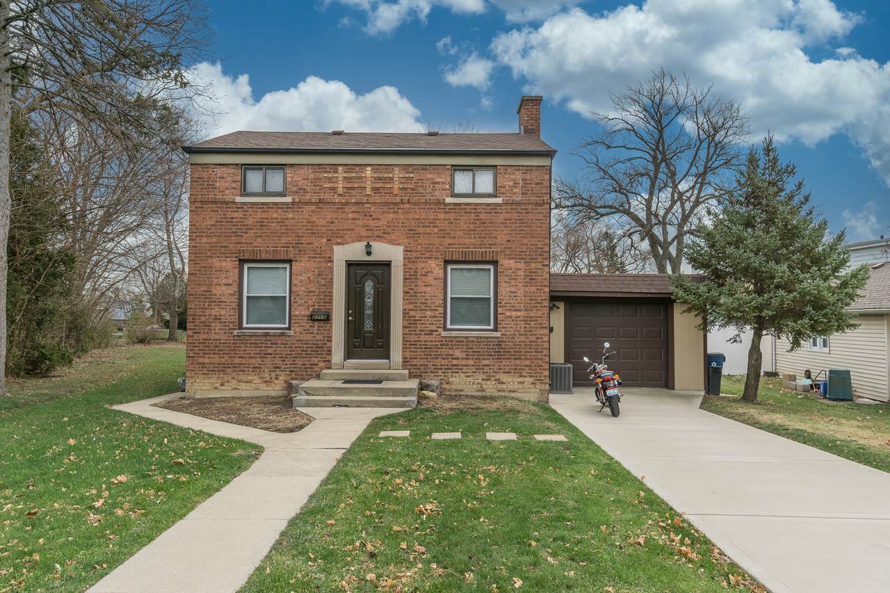 2715 Elder Lane - Photo 1