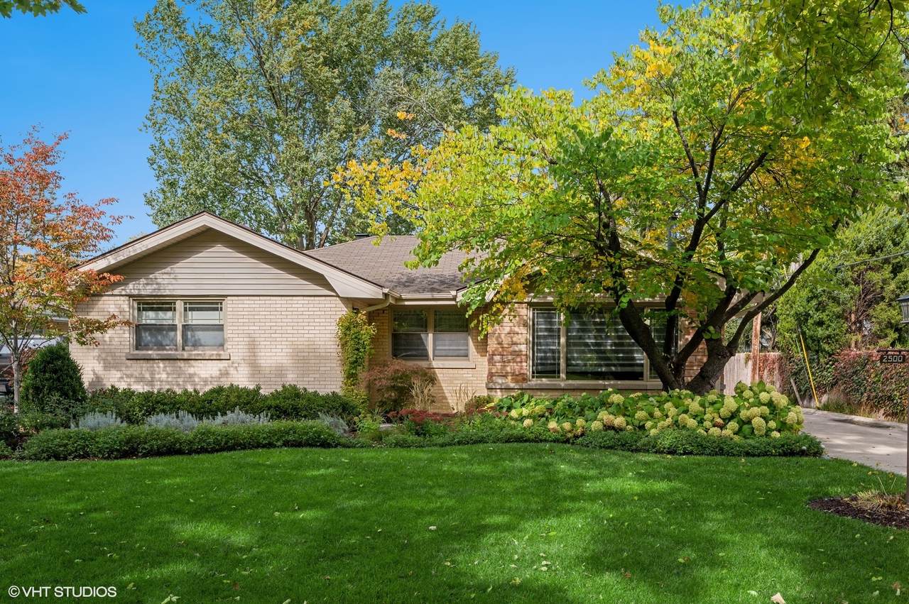 2500 Wilmette Avenue - Photo 1