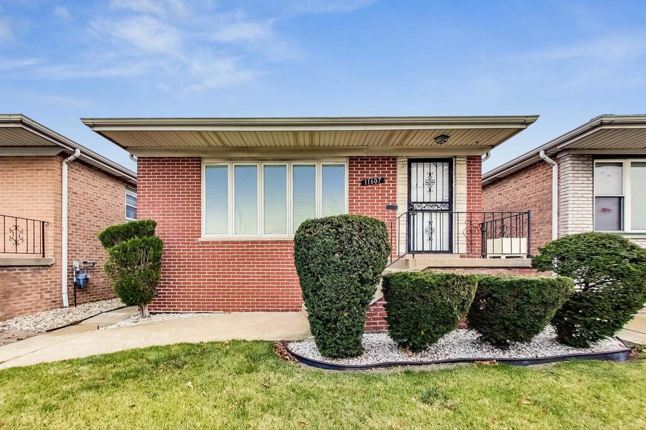 11607 Avenue H - Photo 1