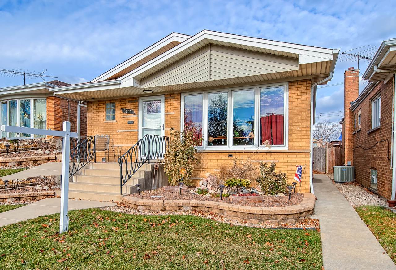 6842 64TH Street - Photo 1