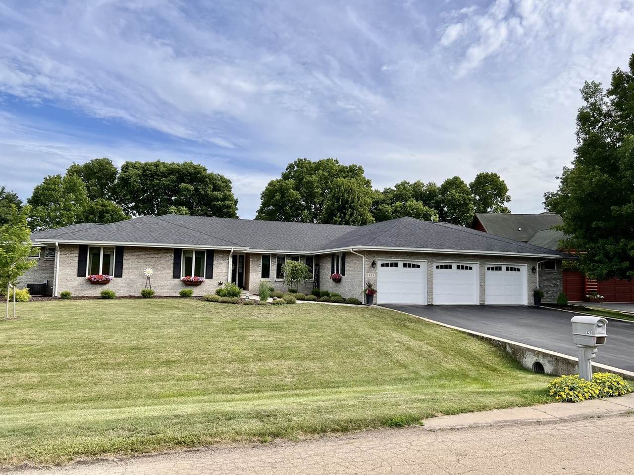 329 Rockside Drive - Photo 1