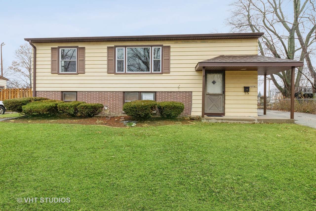 8806 Golfview Drive - Photo 1