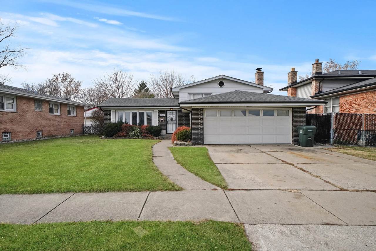 15306 Irving Avenue - Photo 1