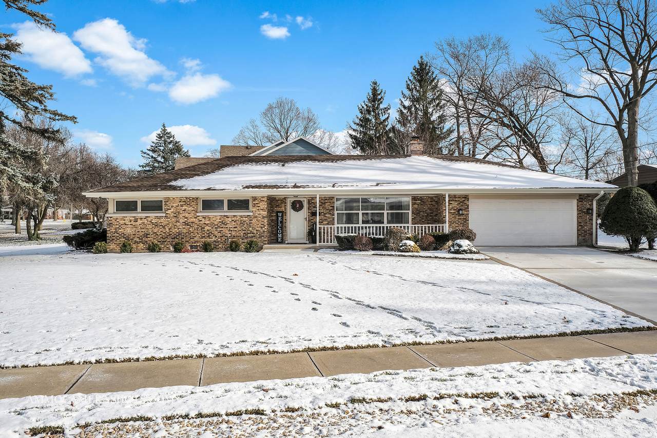 835 Aurora Way - Photo 1