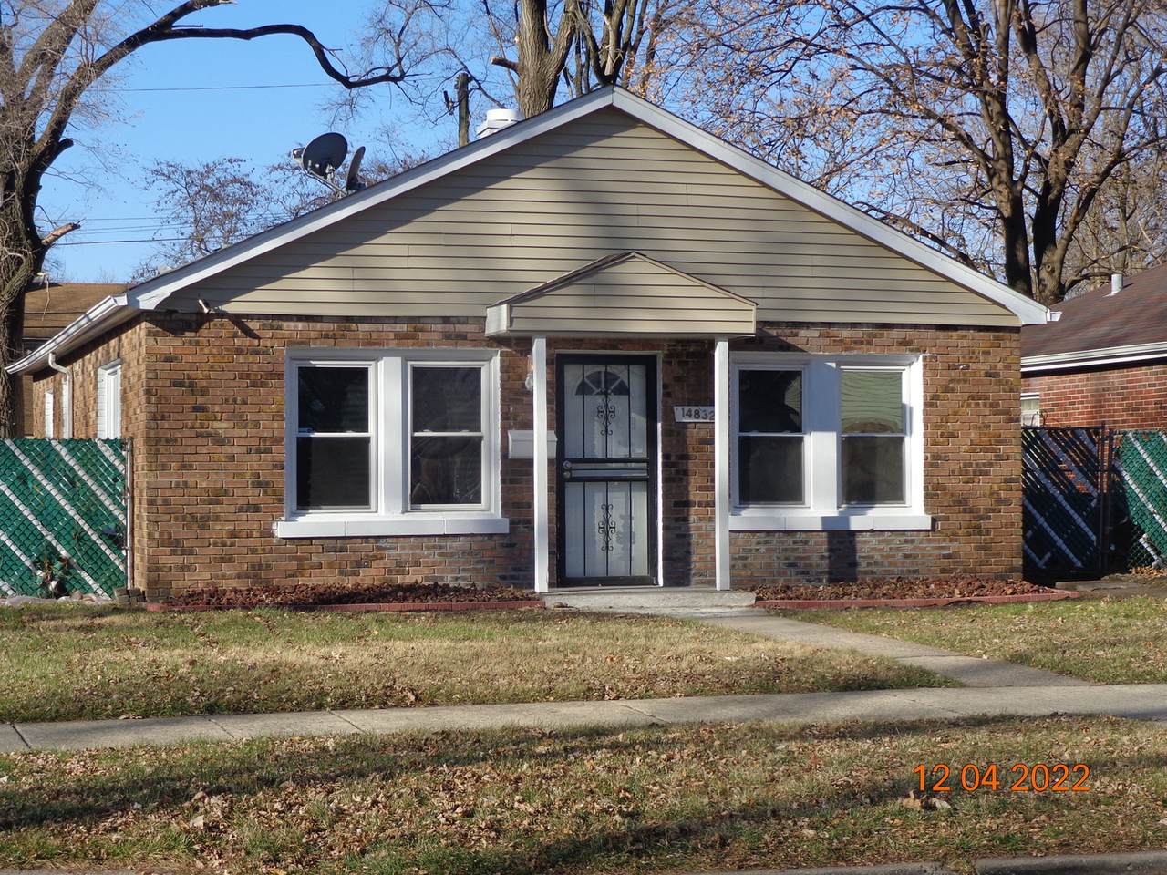 14832 Oak Street - Photo 1