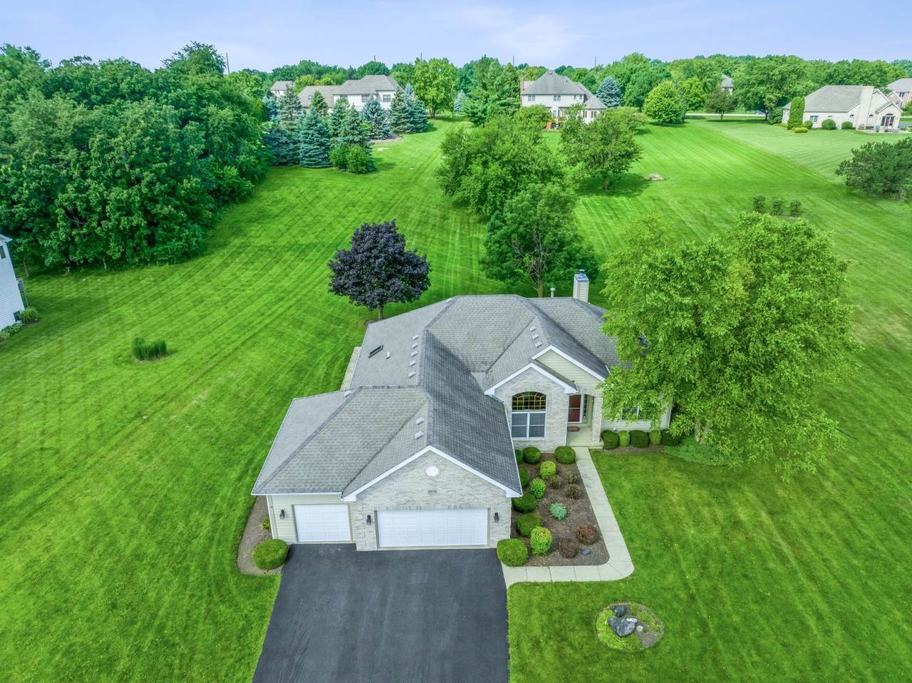 10N744 Oak Ridge Drive - Photo 1