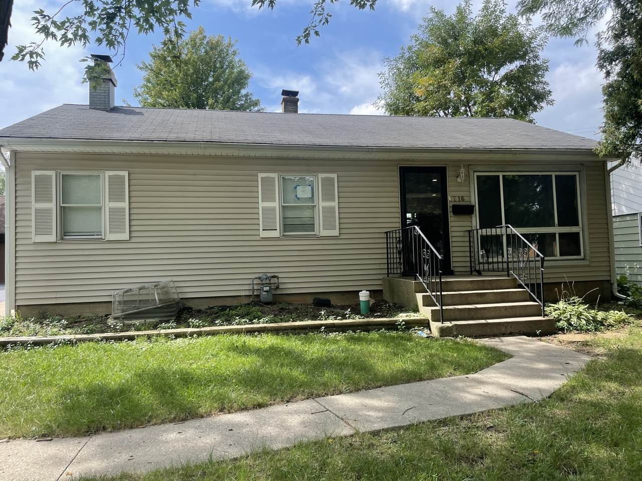 716 Holcomb Drive - Photo 1