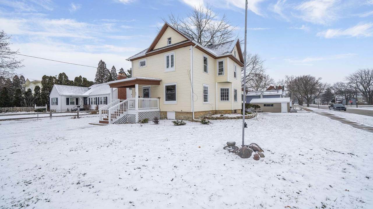 403 Van Buren Street - Photo 1