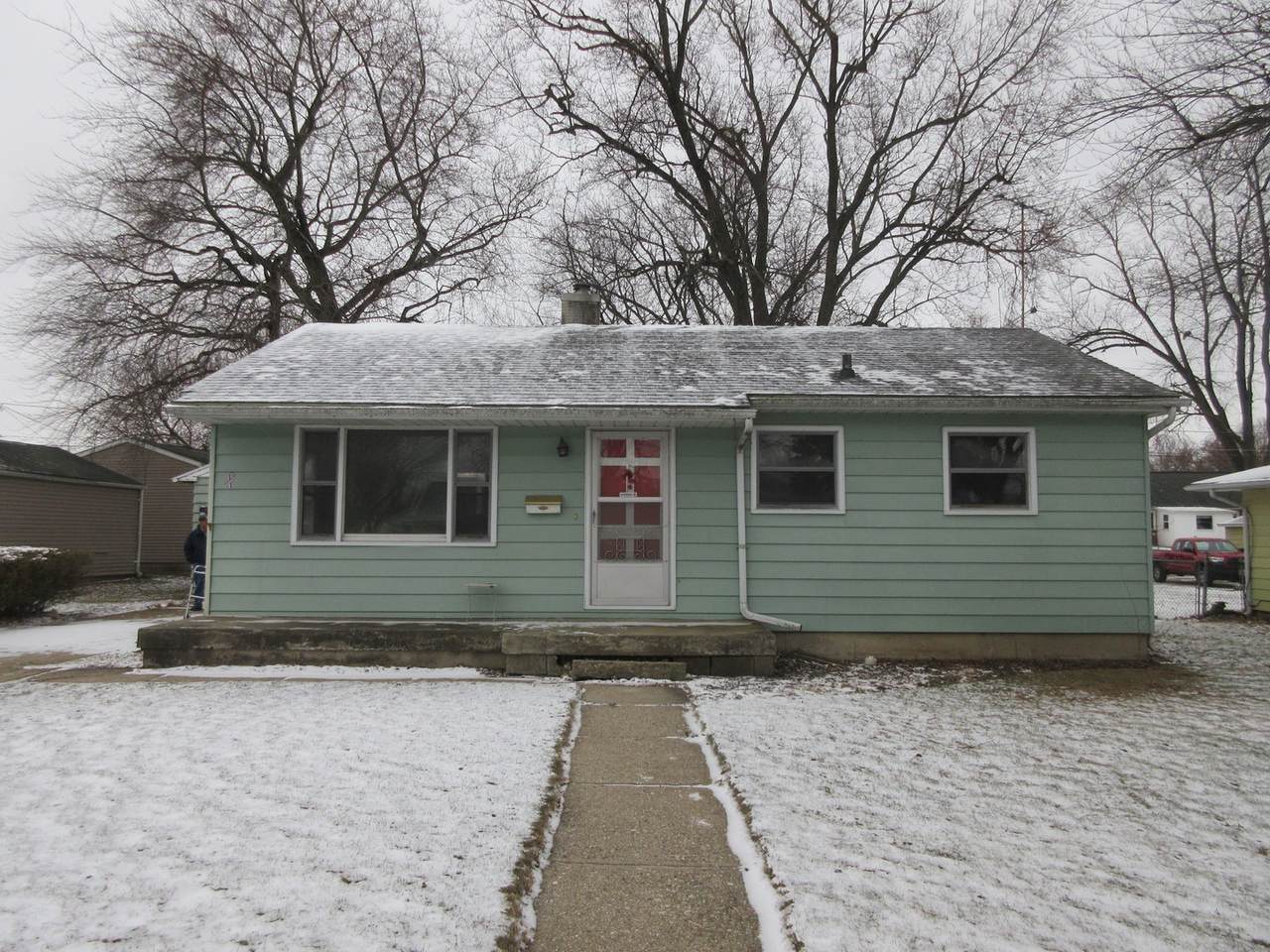 805 18th Street - Photo 1
