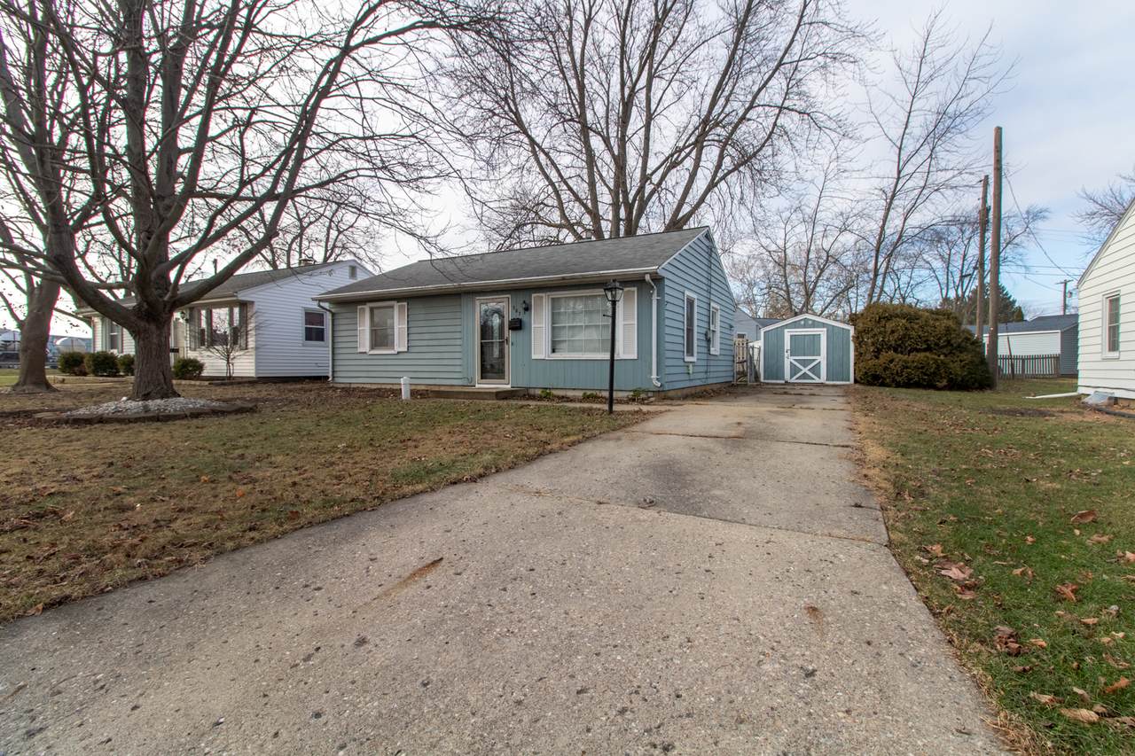 307 Meadows Avenue - Photo 1