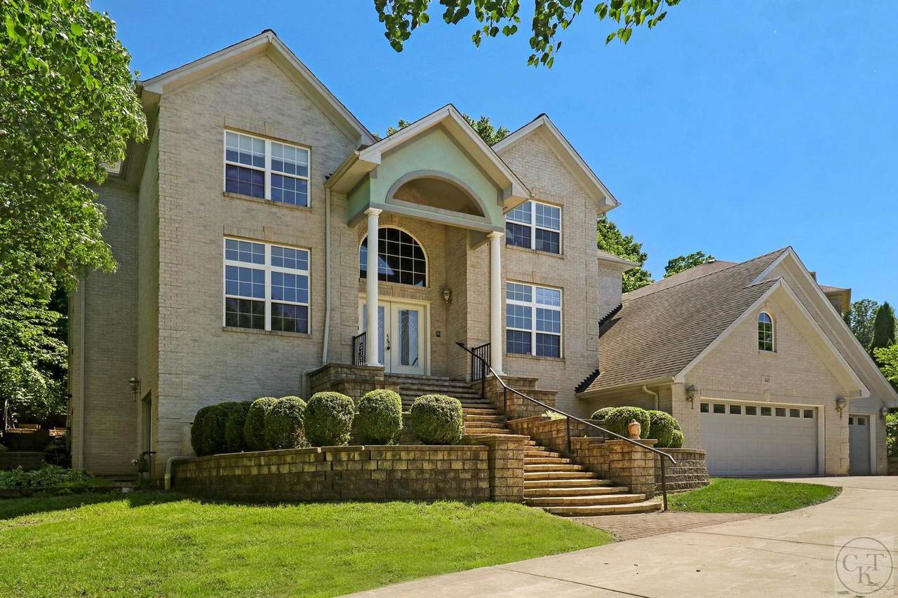 440 Delaware Circle - Photo 1