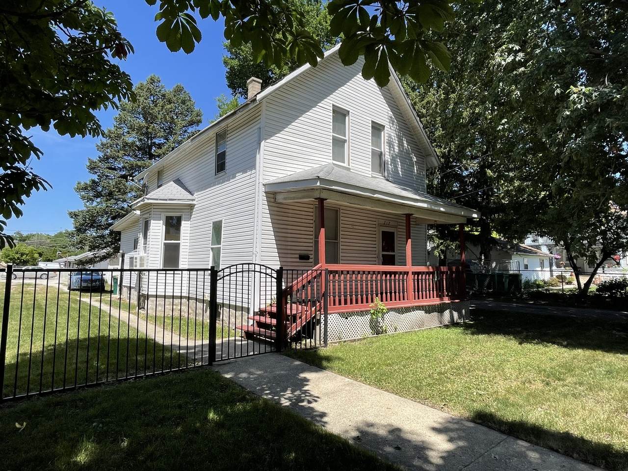 217 Henderson Avenue - Photo 1