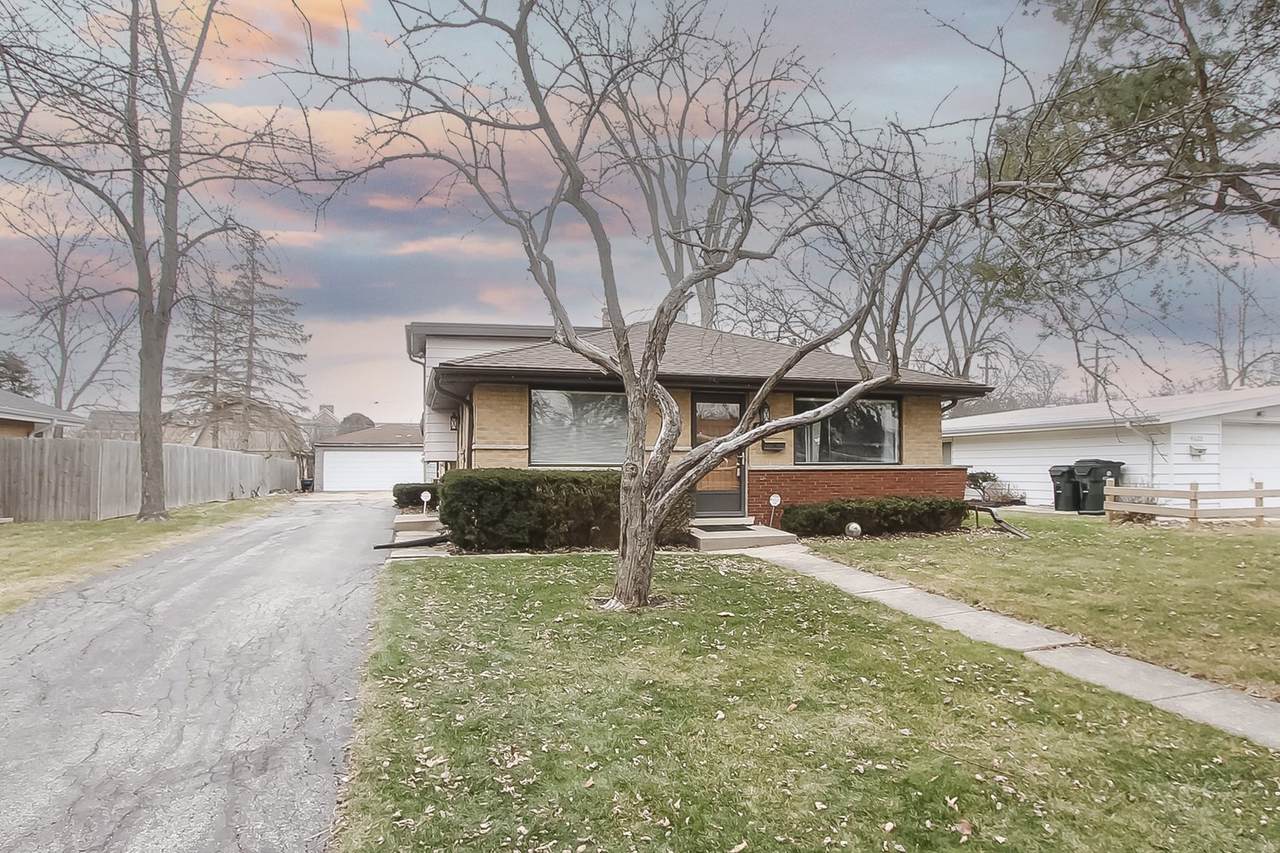 4626 Larch Avenue - Photo 1