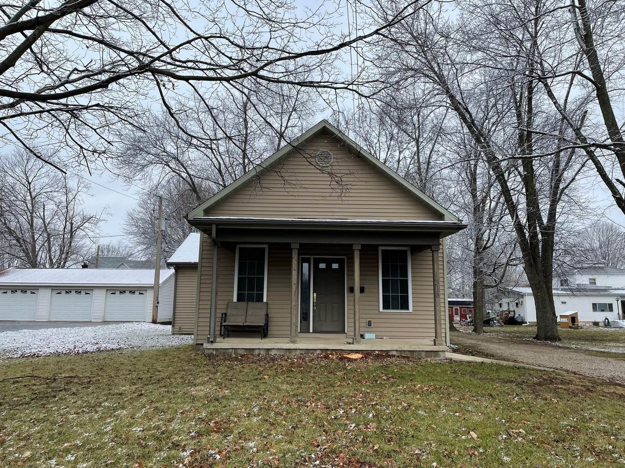 318 Clinton Avenue - Photo 1