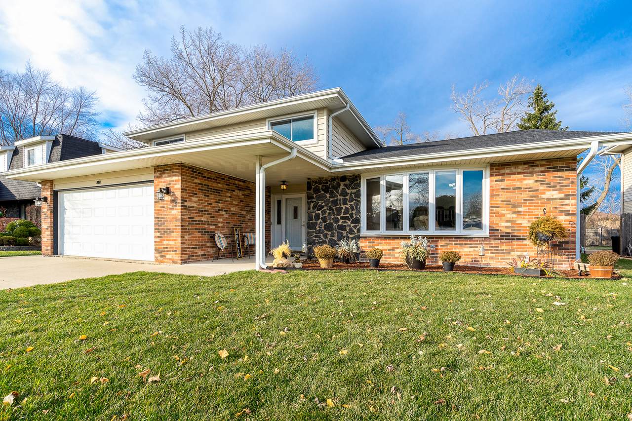 8454 Loveland Lane - Photo 1