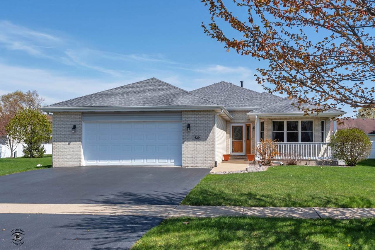 1429 Trailside Drive - Photo 1
