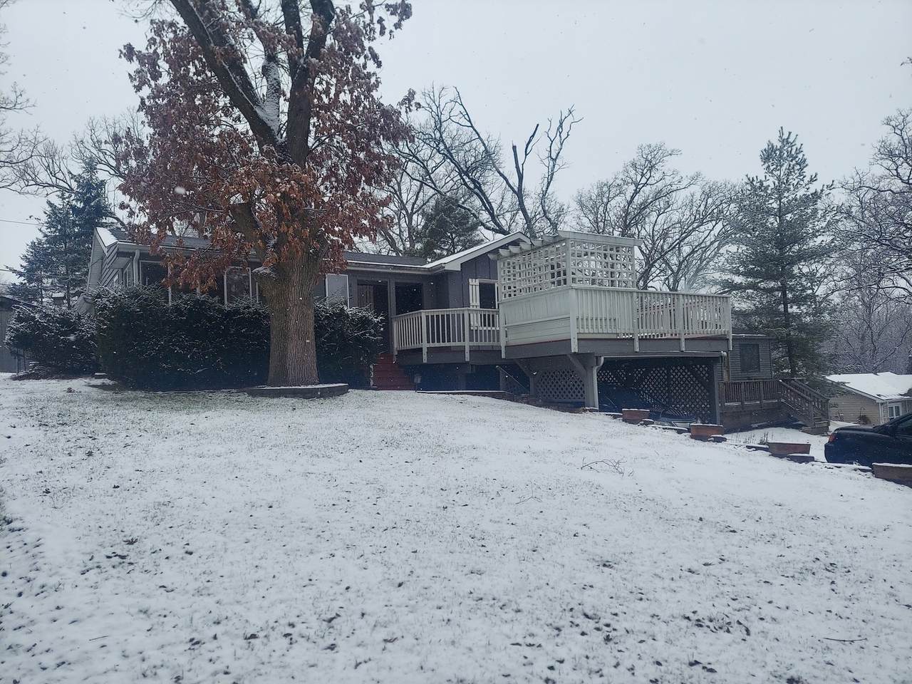 212 Lakewood Drive - Photo 1