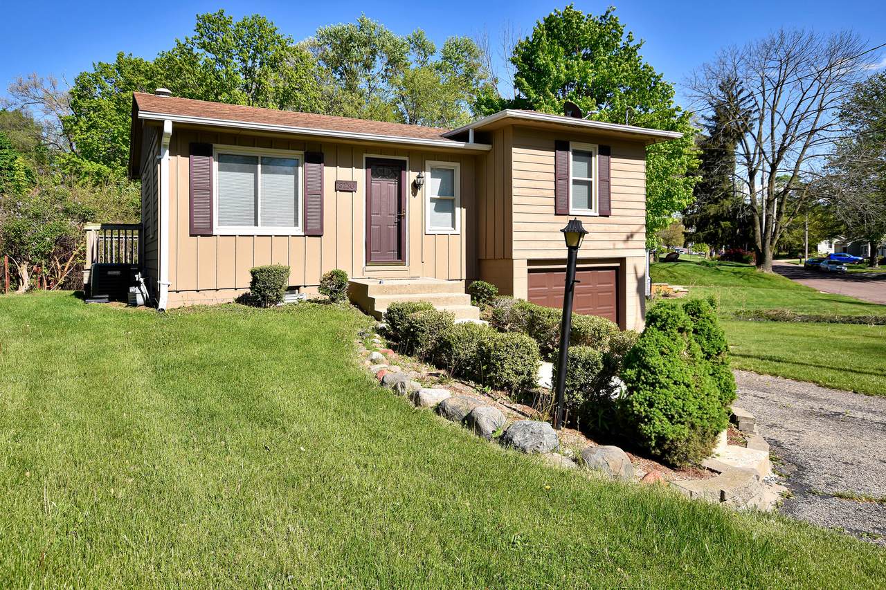 5230 Montclair Avenue - Photo 1