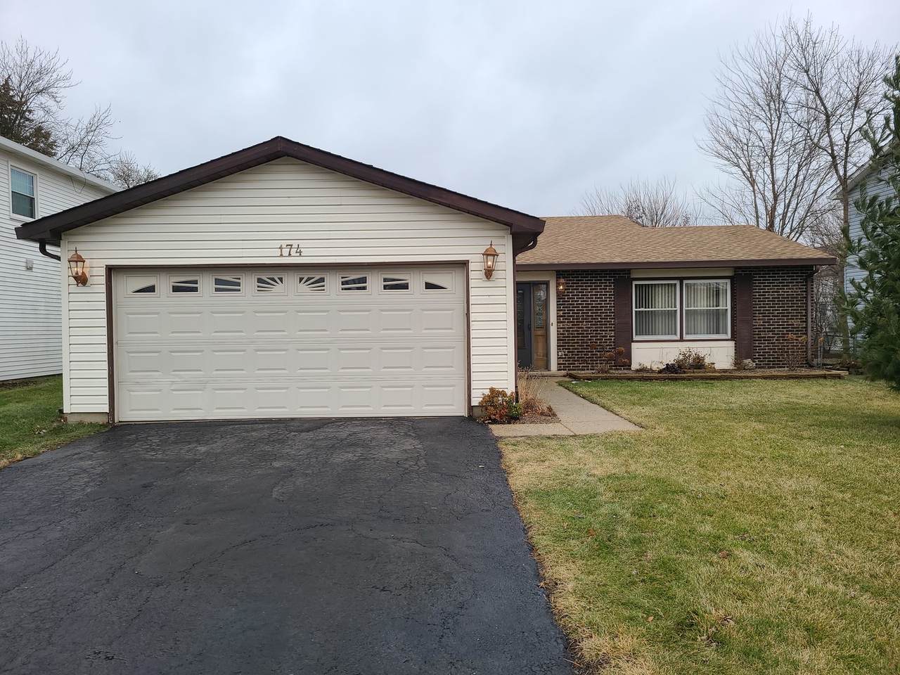 174 Surrey Drive - Photo 1