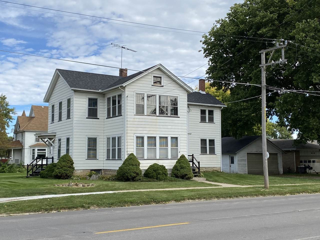 105 Sycamore Street - Photo 1