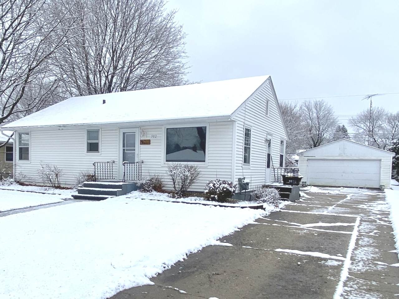 502 Roosevelt Street - Photo 1