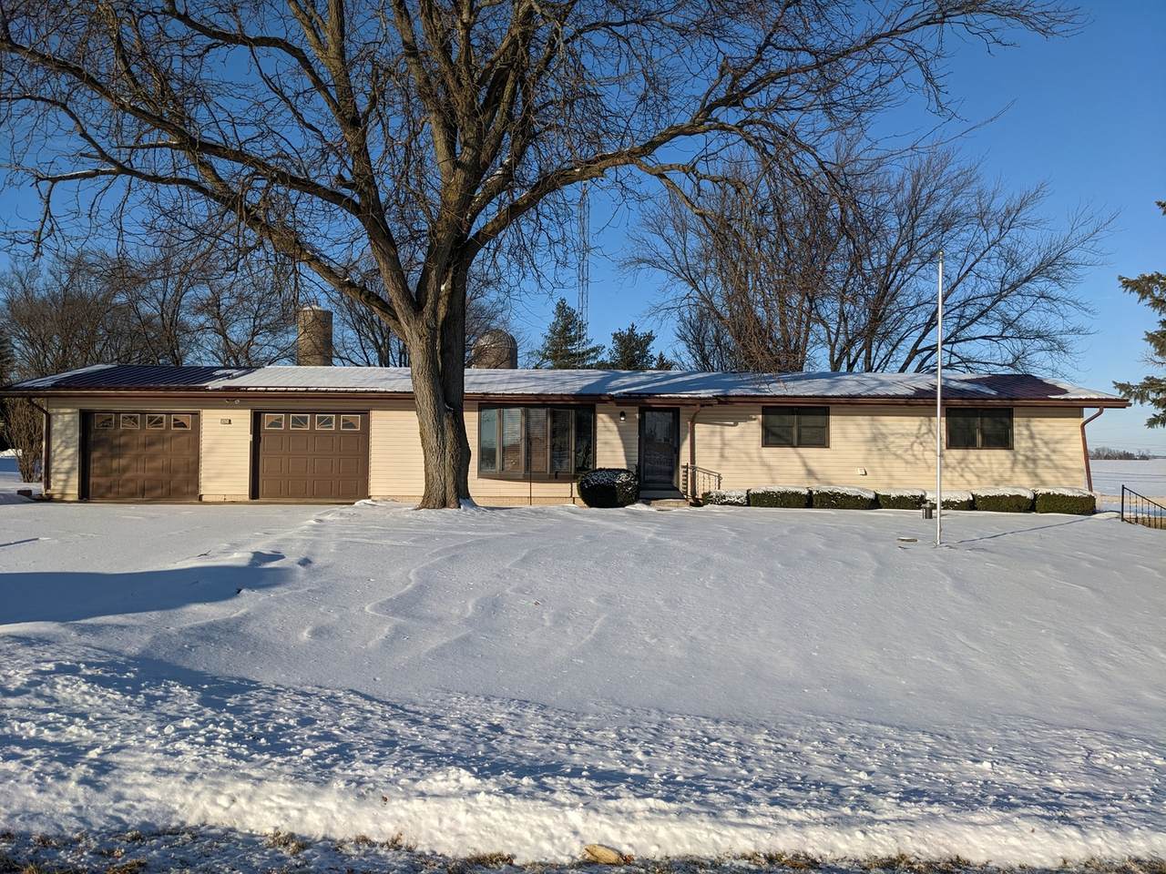 3479 Hilldale Drive - Photo 1