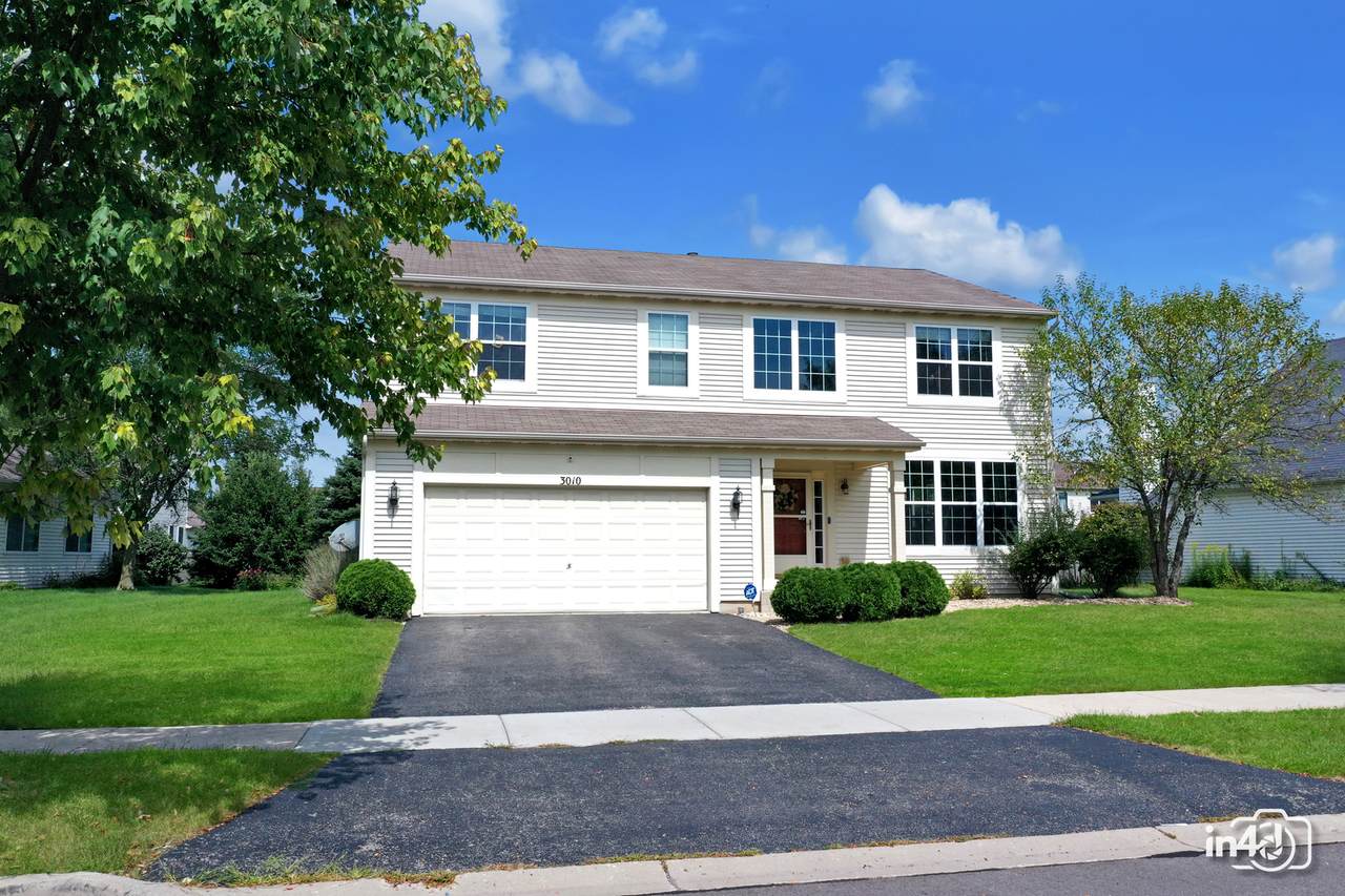 3010 Foxmoor Drive - Photo 1