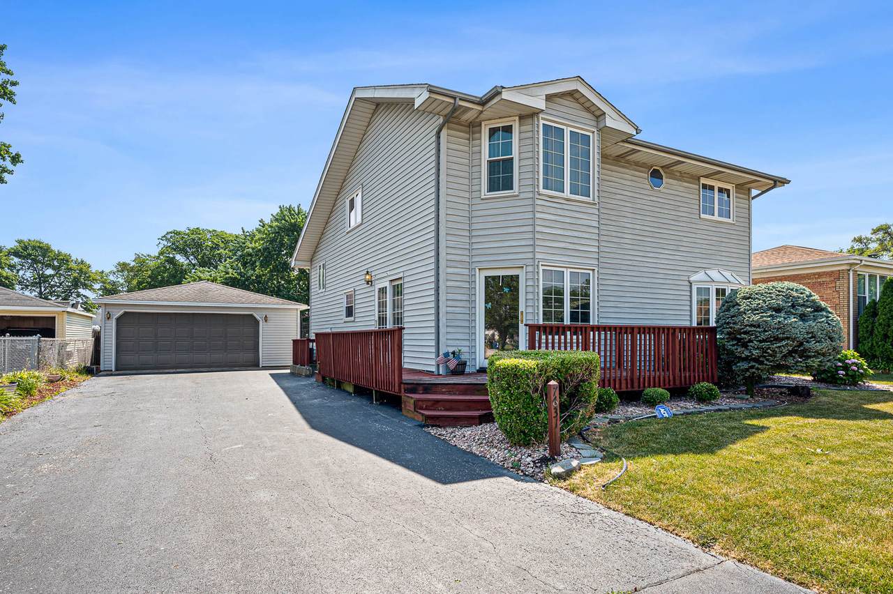 7631 Beloit Avenue - Photo 1