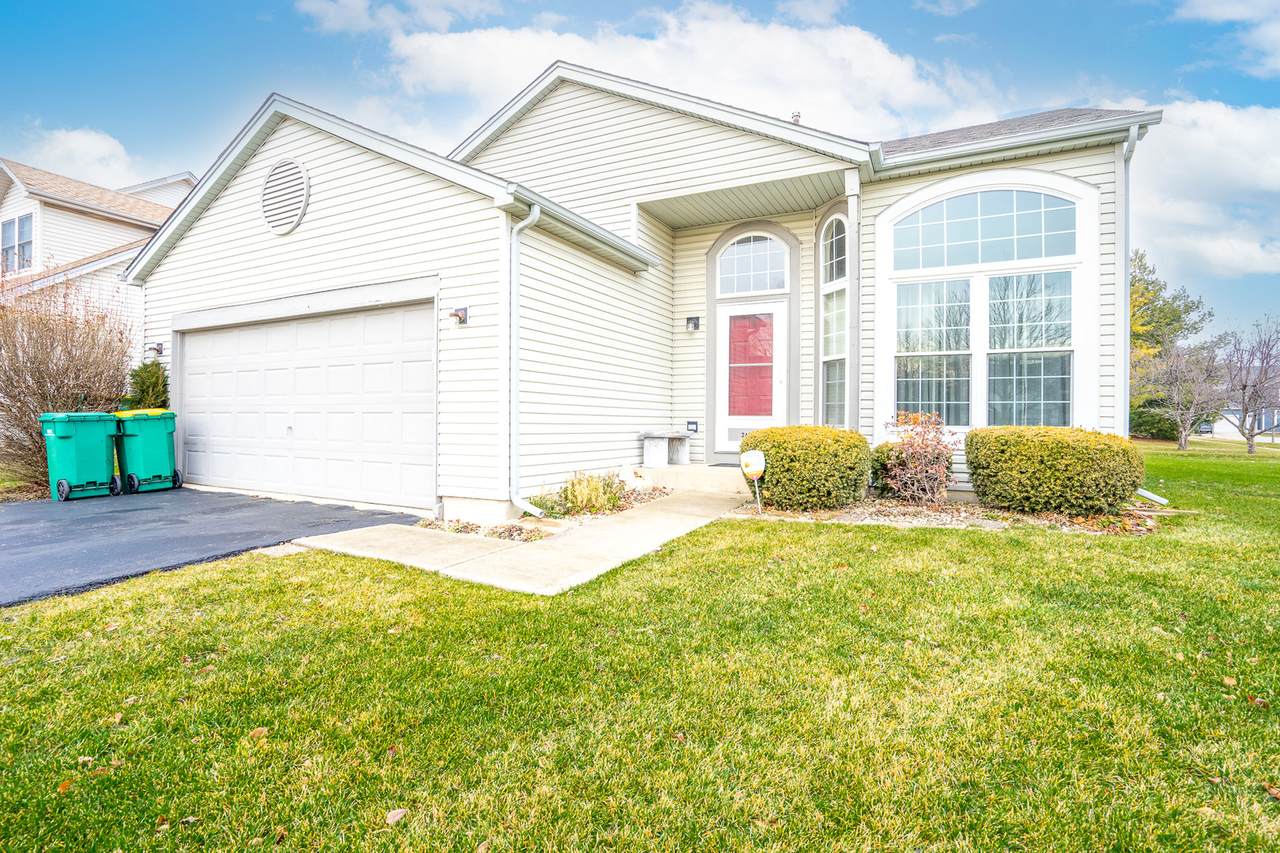 24104 Primrose Circle - Photo 1