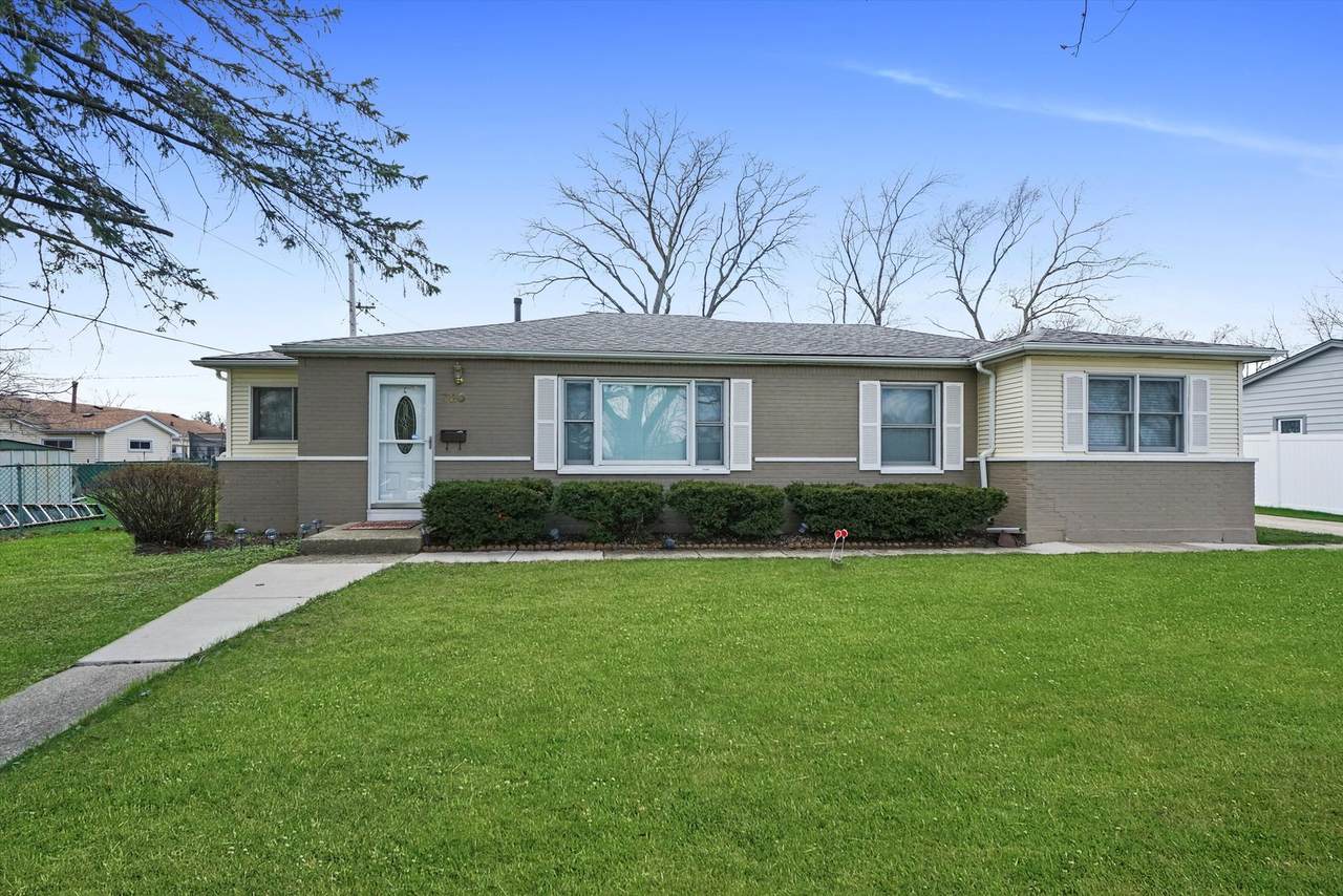 720 Ash Road - Photo 1