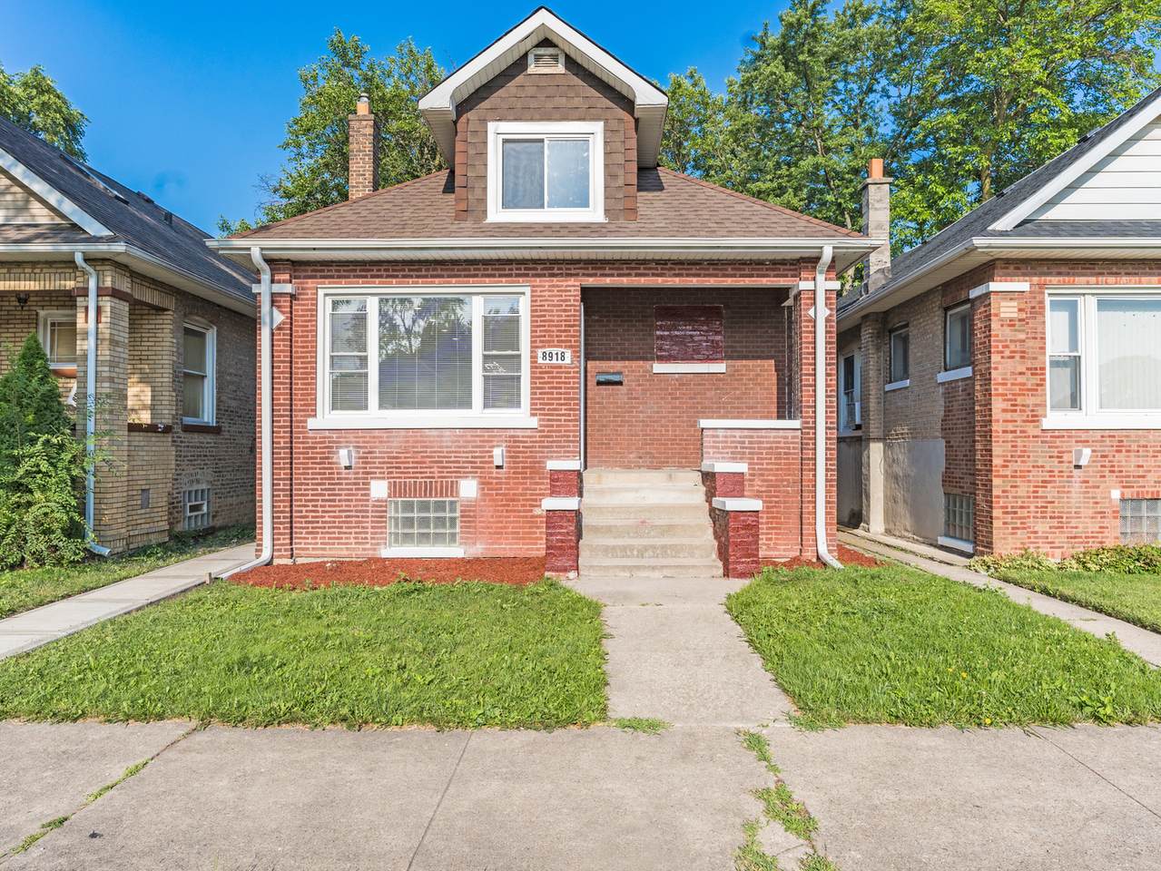8918 Elizabeth Street - Photo 1