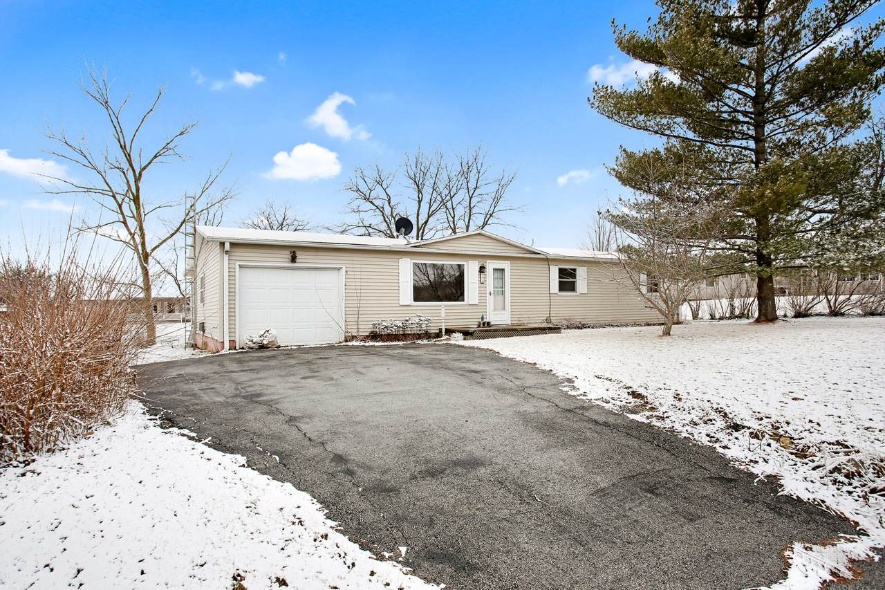152 Iroquois Trail - Photo 1