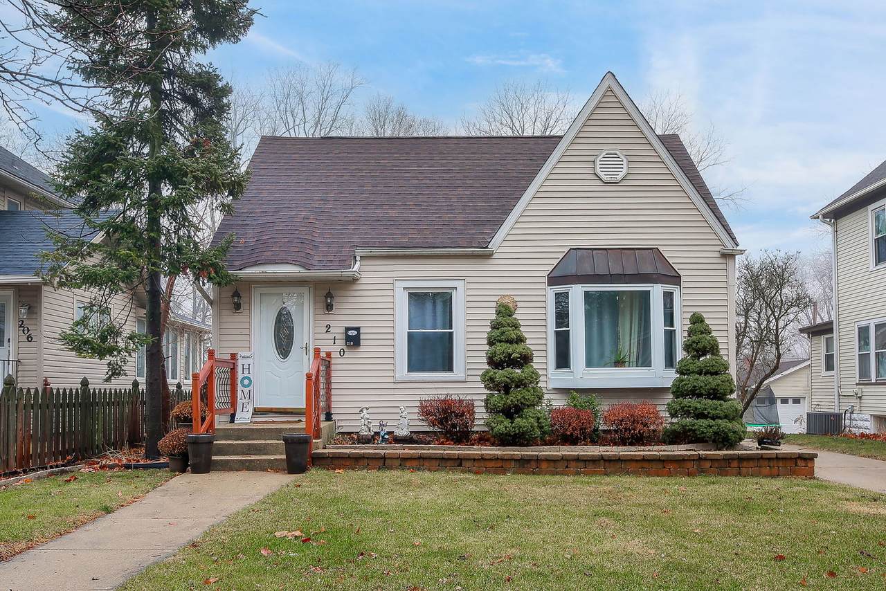 210 Fordham Avenue - Photo 1