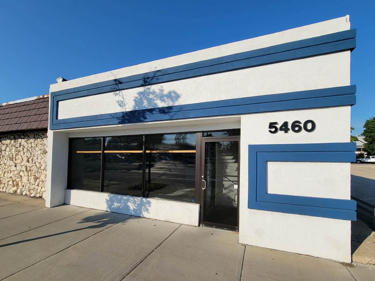 5460 Milwaukee Avenue - Photo 1