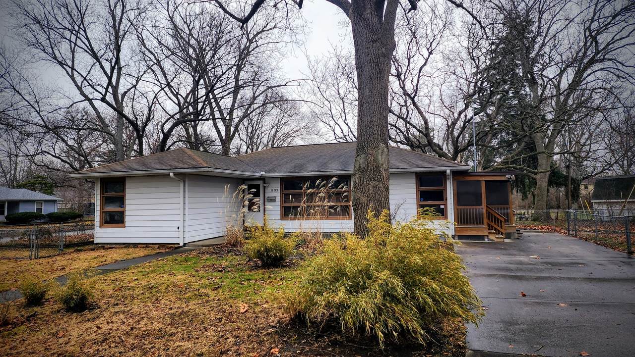 1102 Eastern Drive - Photo 1