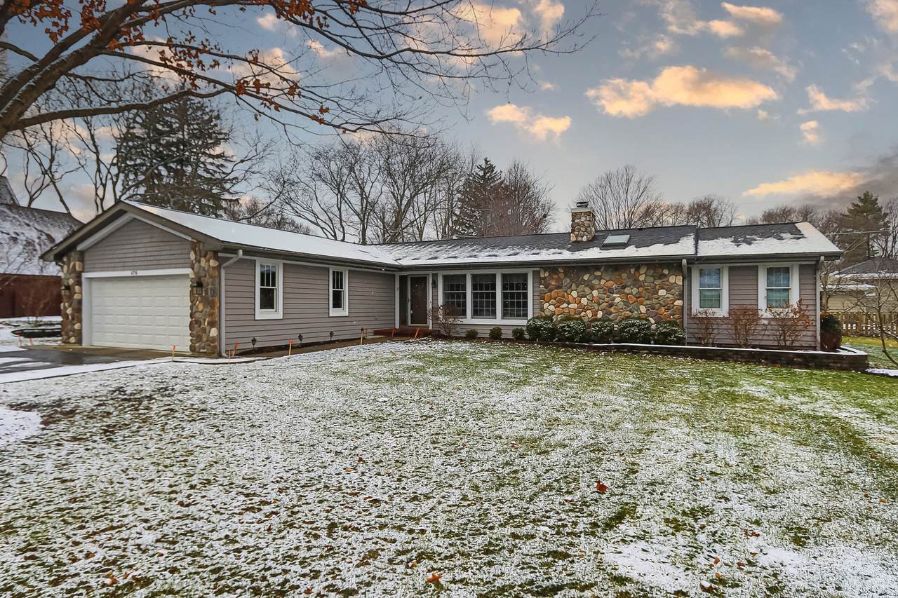 470 Oxford Lane - Photo 1