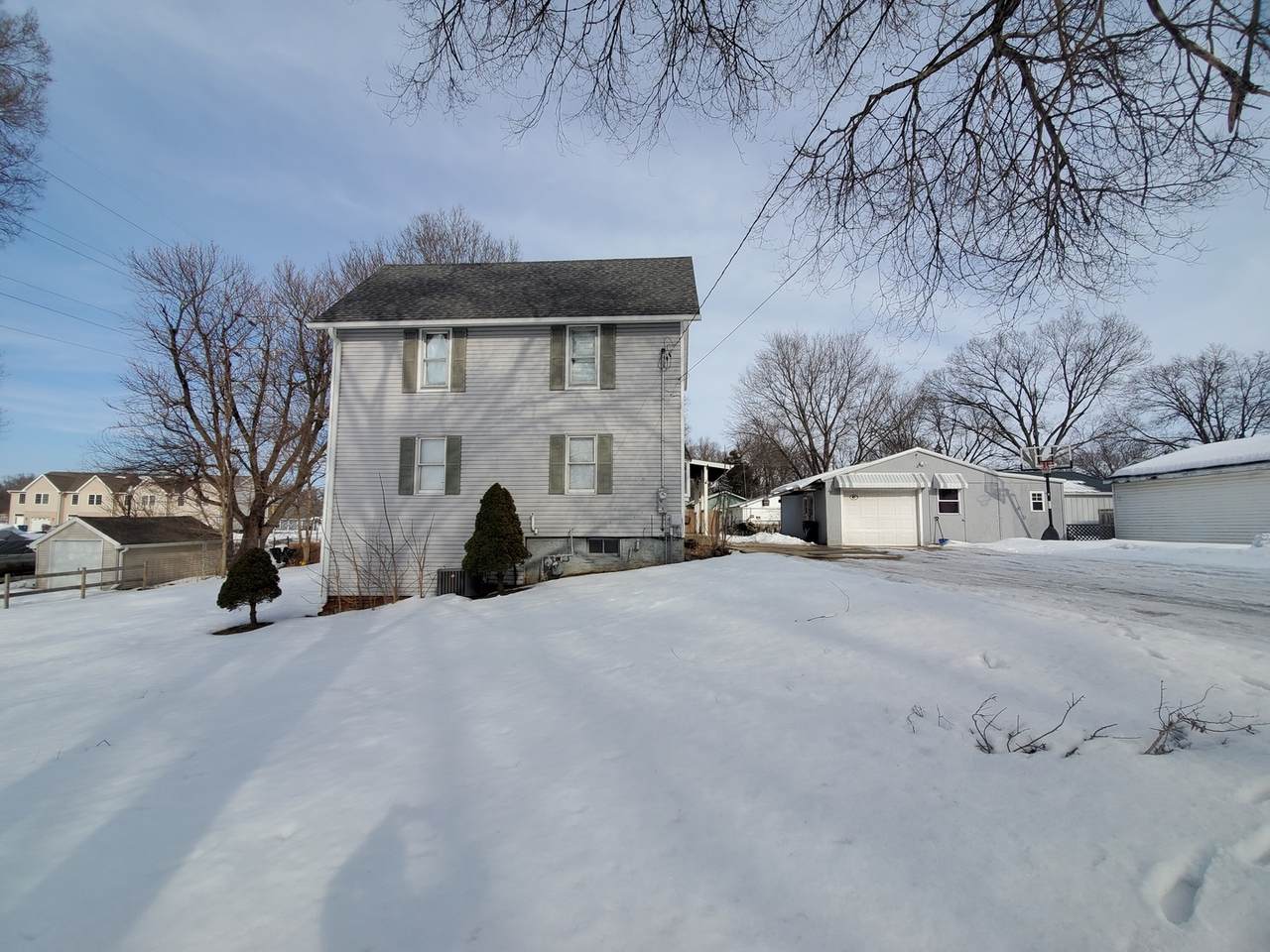 82 Grant Avenue - Photo 1