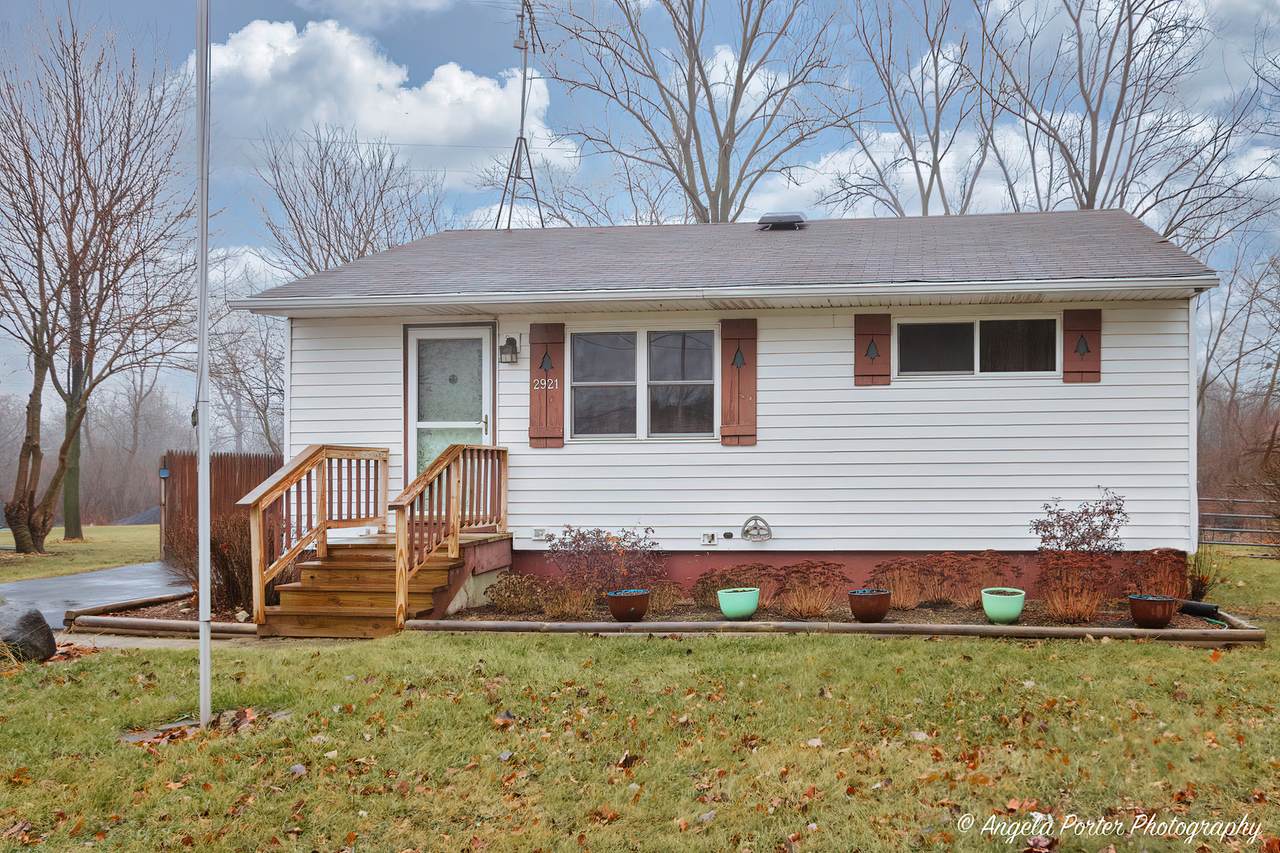 2921 Pine Street - Photo 1