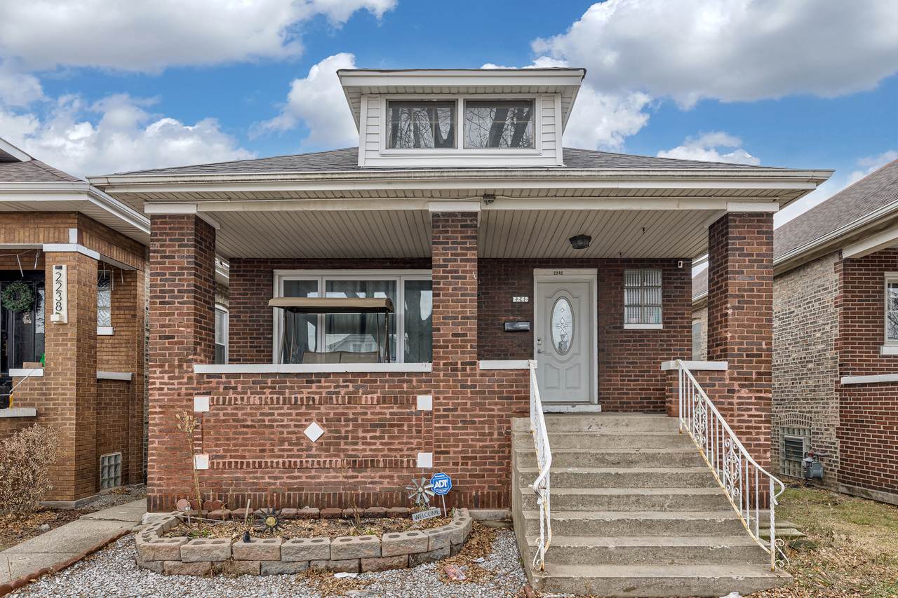 2242 Leclaire Avenue - Photo 1