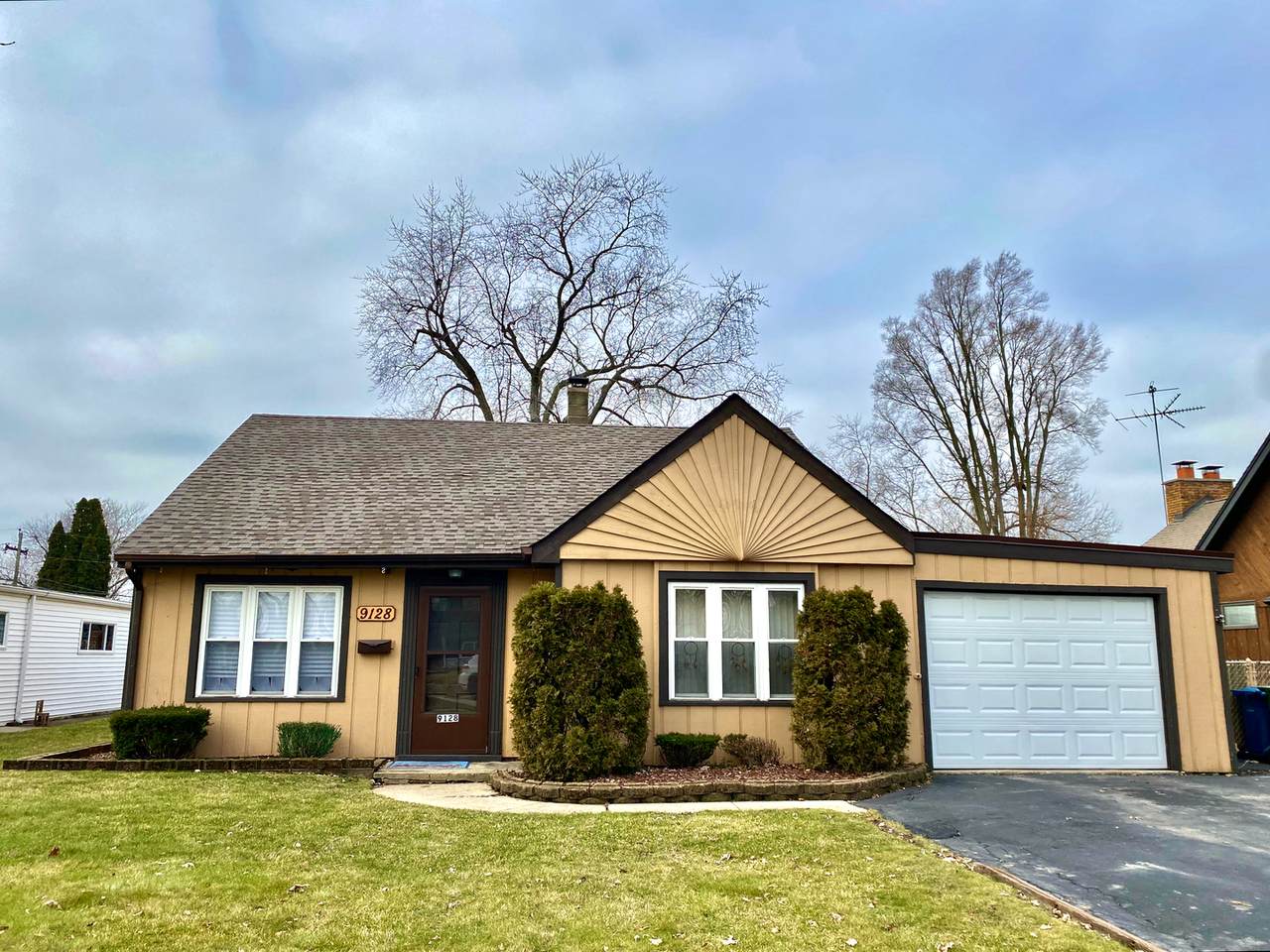 9128 Monitor Avenue - Photo 1