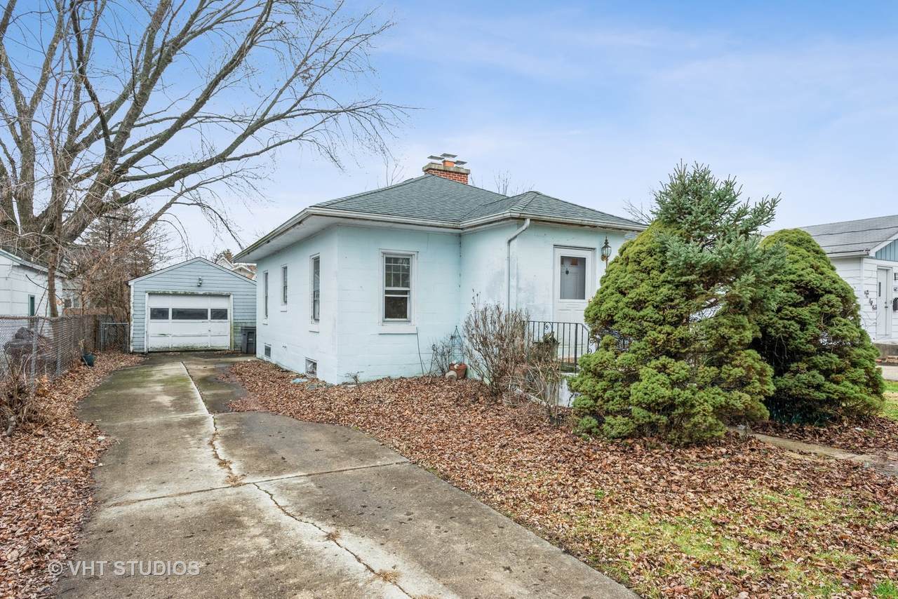669 Ludlow Avenue - Photo 1