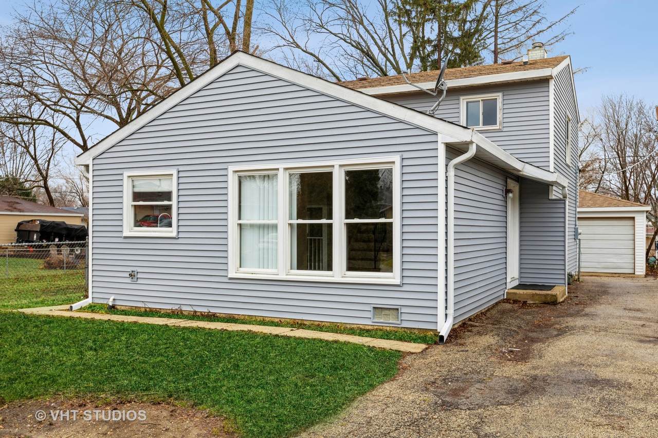 1520 Brentwood Drive - Photo 1