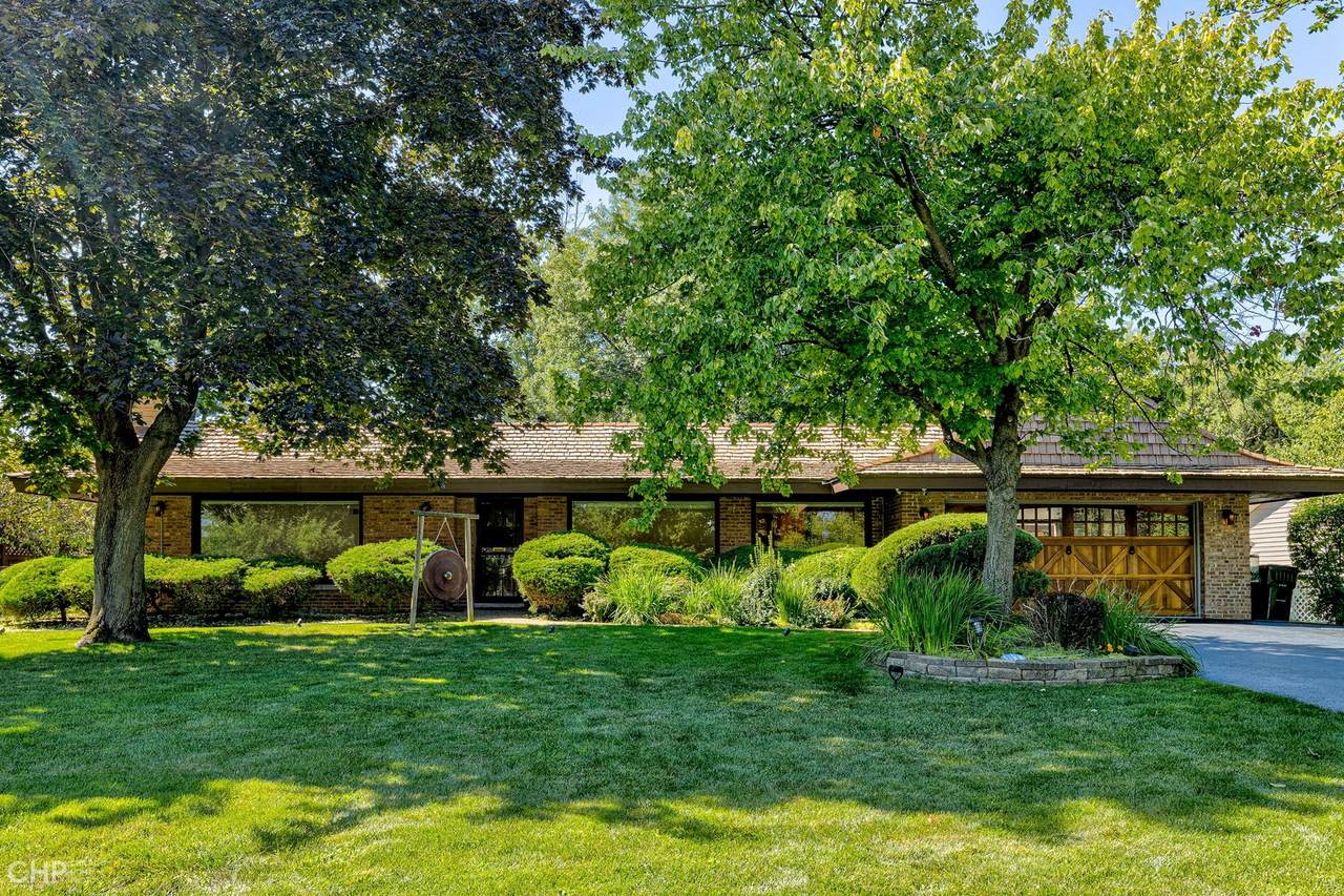 102 Wheeling Road - Photo 1