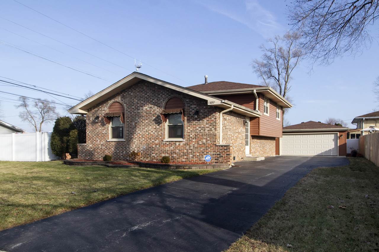13857 Lamon Avenue - Photo 1