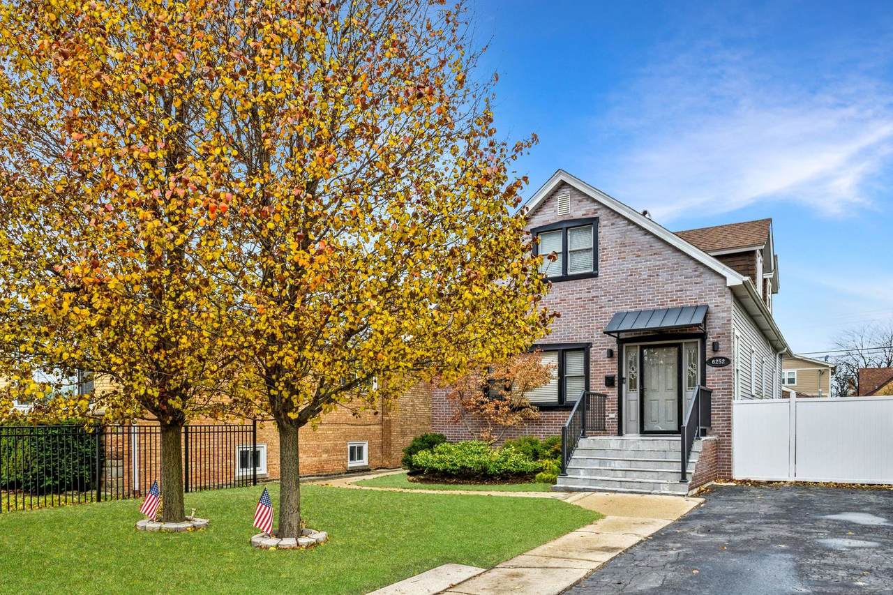 6252 Nagle Avenue - Photo 1
