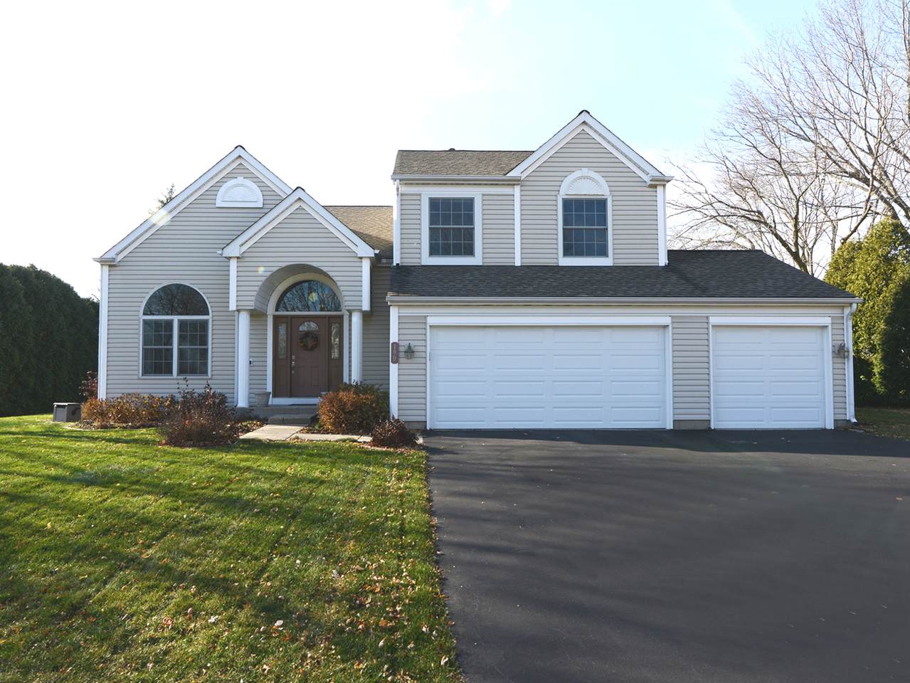 190 Aberdeen Drive - Photo 1
