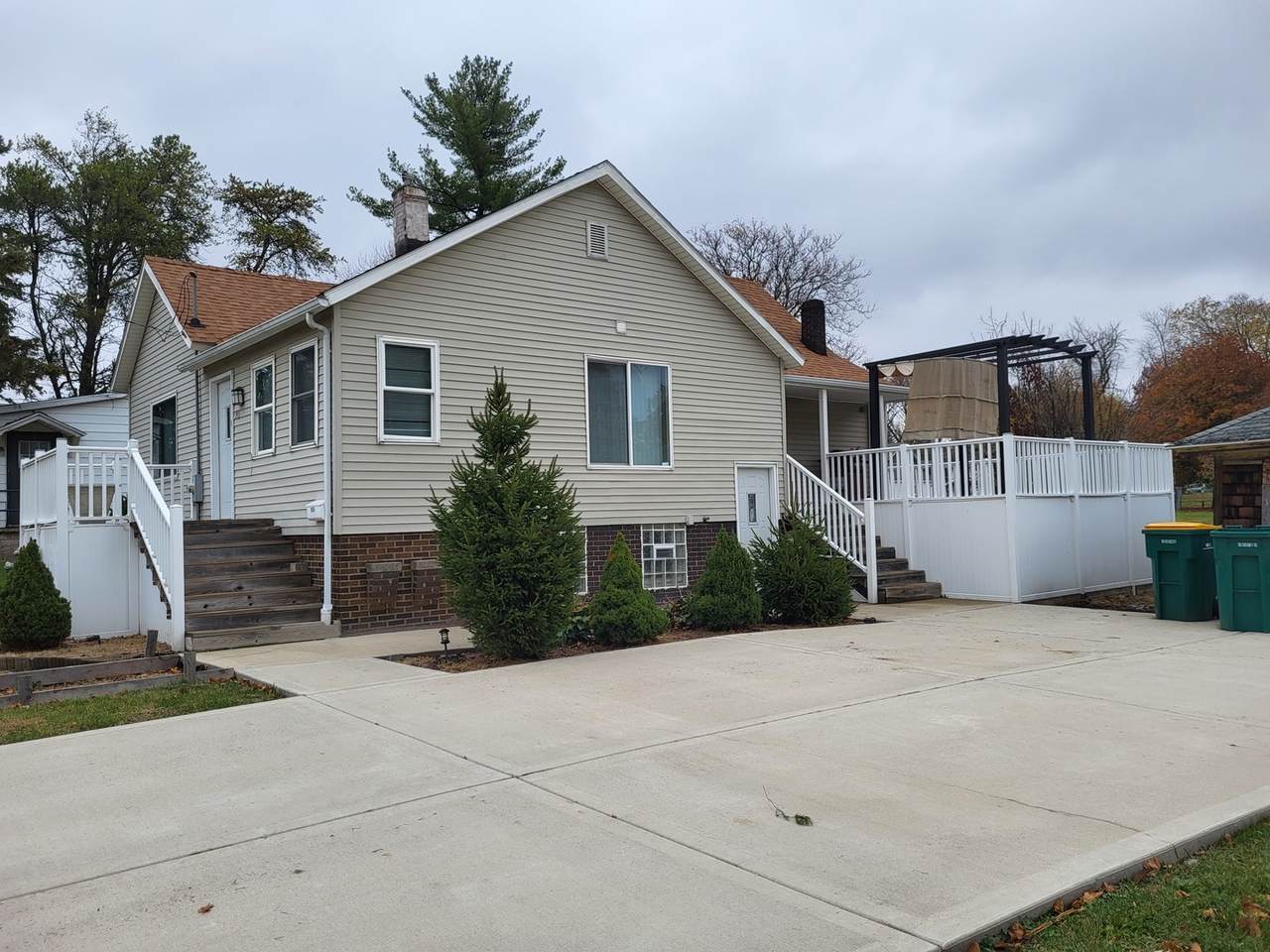 915 Johnson Street - Photo 1
