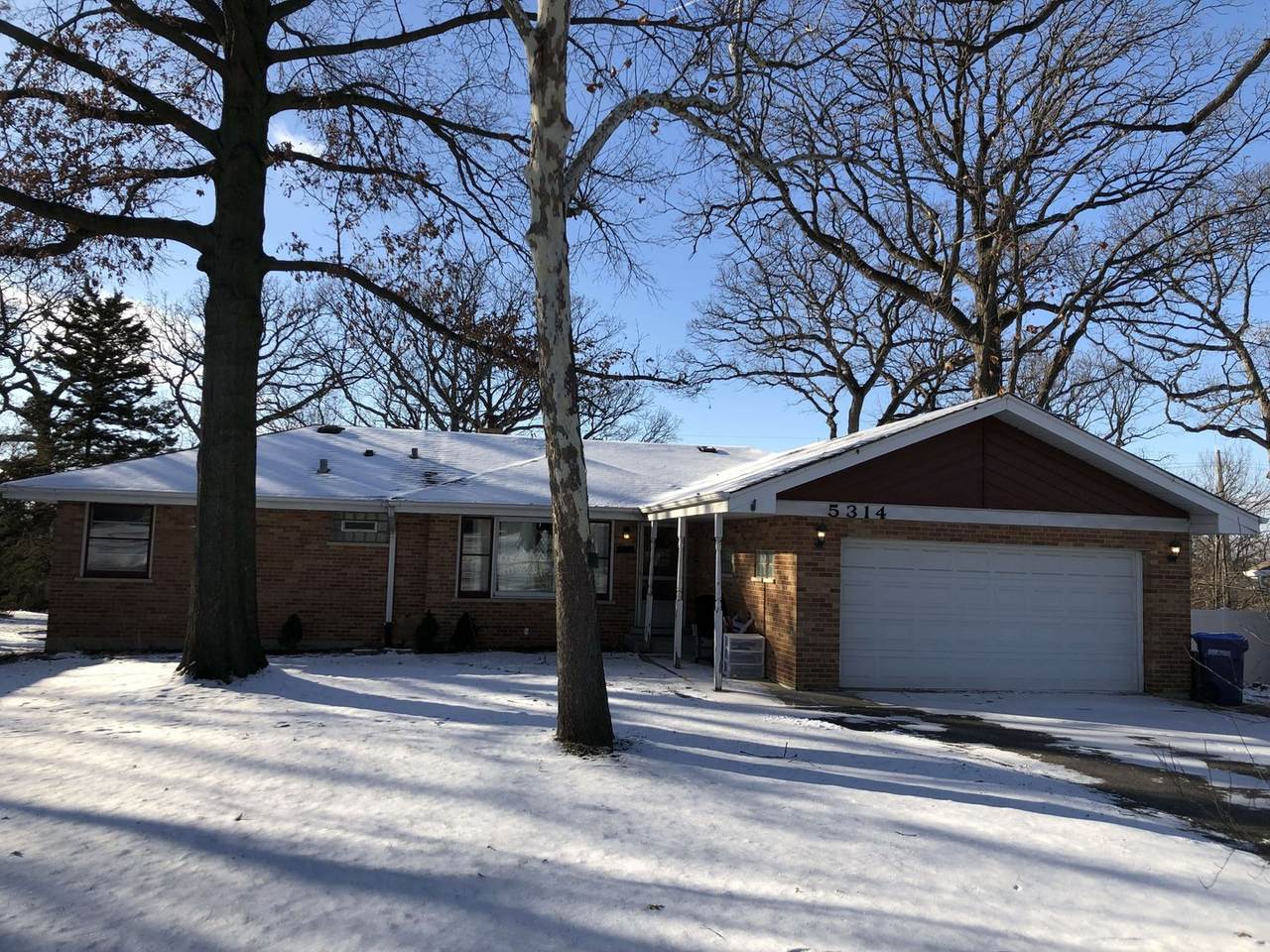 5314 Oakview Drive - Photo 1