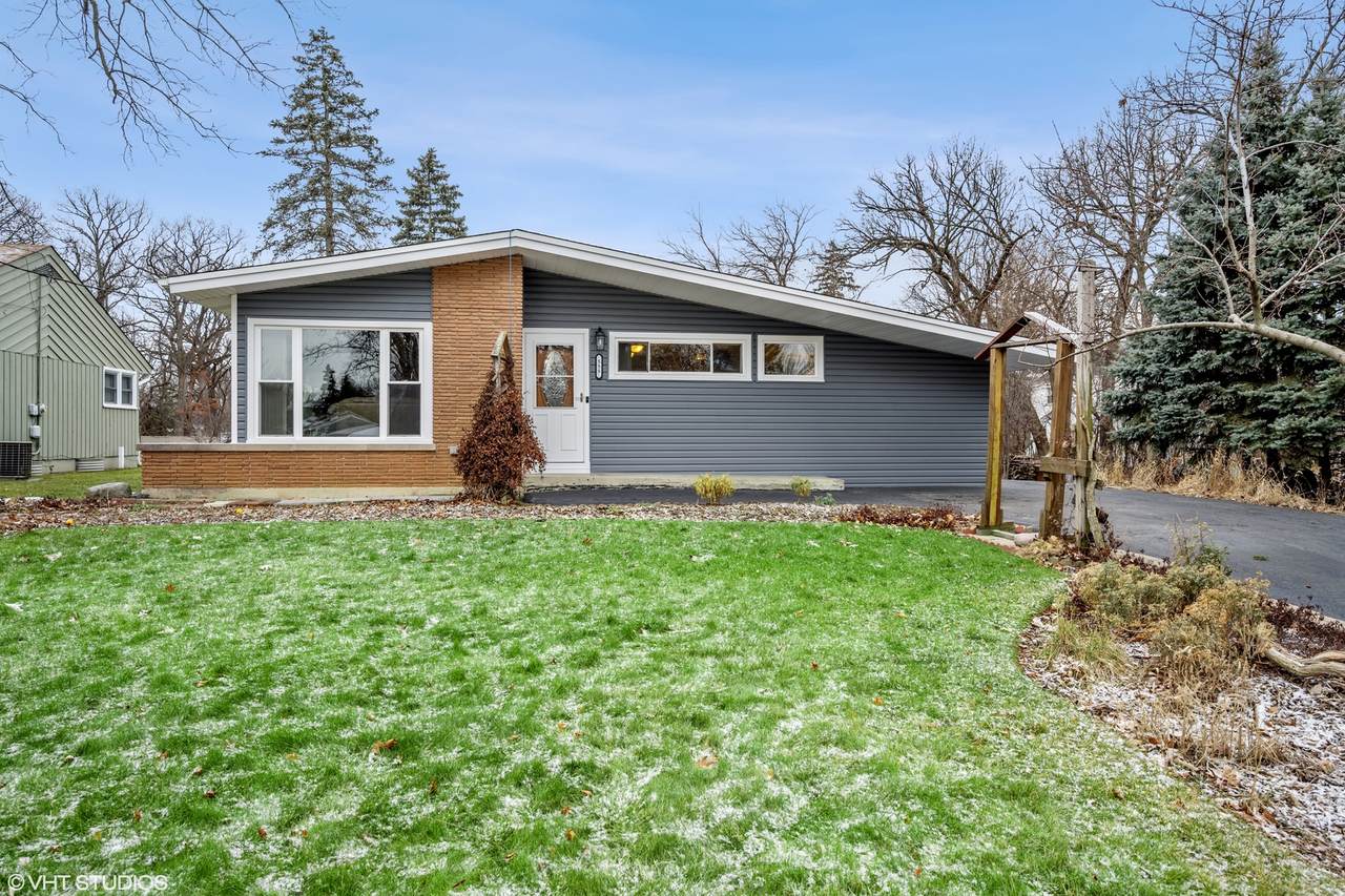 555 Saint Charles Road - Photo 1