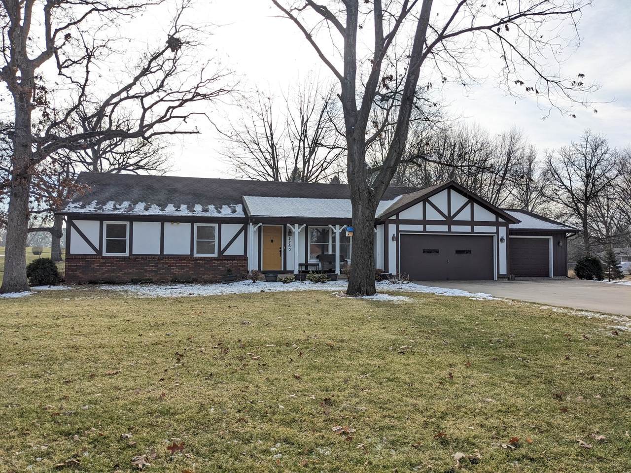 2260 Woodland Court - Photo 1